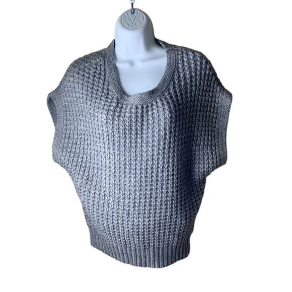 Jenniffer Lopez Knitted Sweater Top Women's Size S Crewneck Sleeveless Preppy - Picture 3 of 9